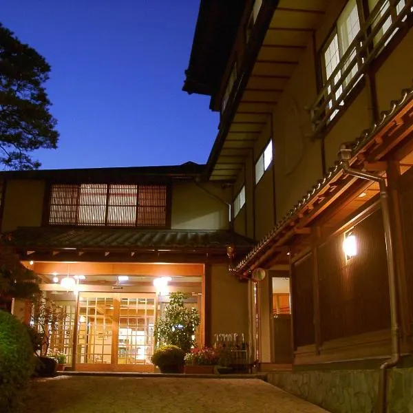 鍾寿館, hotel di Nakanojo