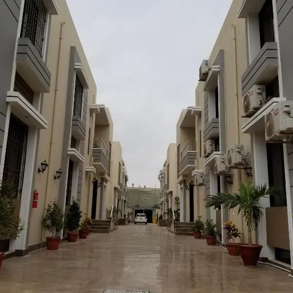 Xefan Hotel and Suites, ξενοδοχείο στο Καράτσι