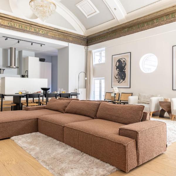 Unique 3 Bedroom Apartment in Vibrant Frederiksberg, Kopenhagen