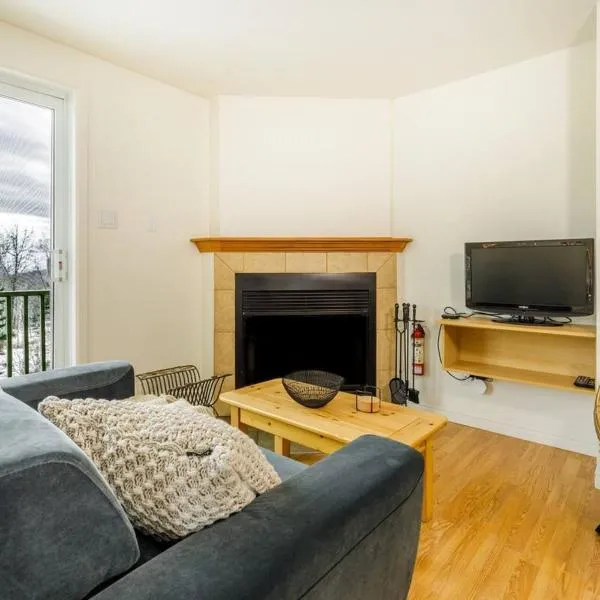 Condo Entre Ciel et Fleuve, 1 CH, Sofa-Lit, Foyer, hotel in Petite-Rivière-Saint-François