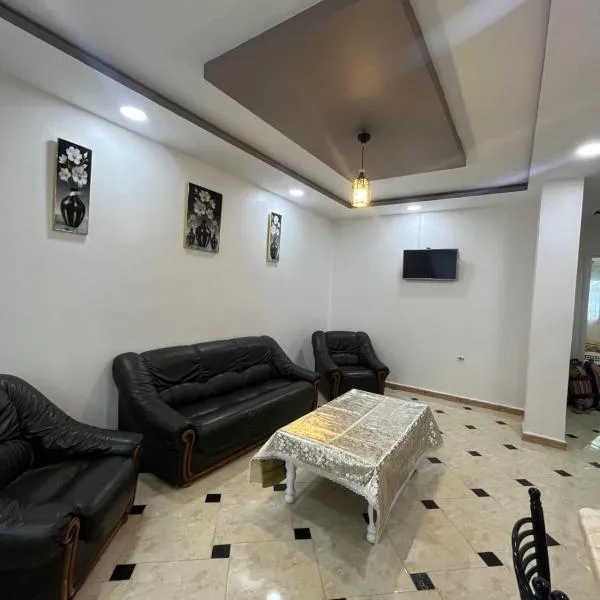 Location appartement meublé, хотел в Négrier