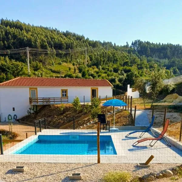 Villae Ceira & Serra Refúgio com Piscina junto à Serra da Lousã, Hotel in Lousã