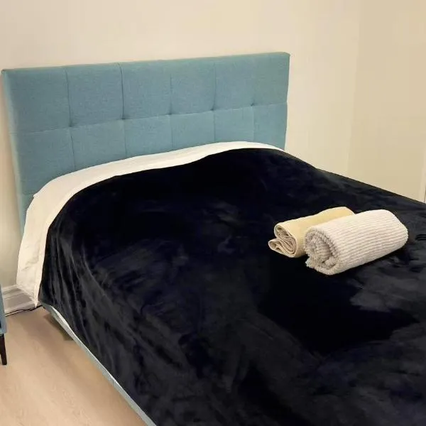 Warm Downtown Home, hotel in Toronto