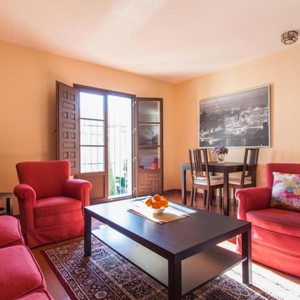 Apartamentos RG Conde de Ibarra con GARAJE, Seville