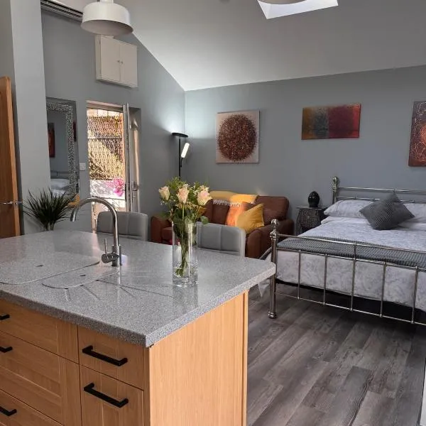 Wend Gardens Studio Carleton Skipton Pet Friendly, hotel u gradu 'Skipton'