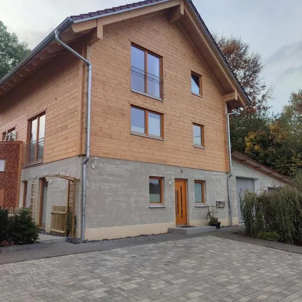 Holly-WOOD Allgäu Ferienwohnung, hotel in Markt Rettenbach