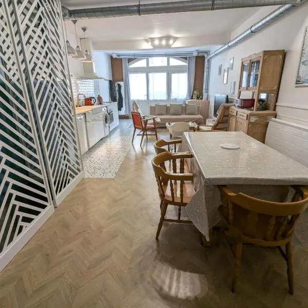 Appartement cosy et atypique RDC centre ville, hotel in La Rochelle