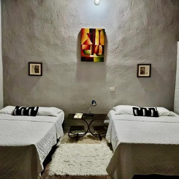 La cuevagt, Hotel in Flores