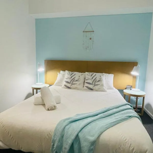 Modern unit, Pool, Gym, kitchen & CBD location, Hotel in Darwin