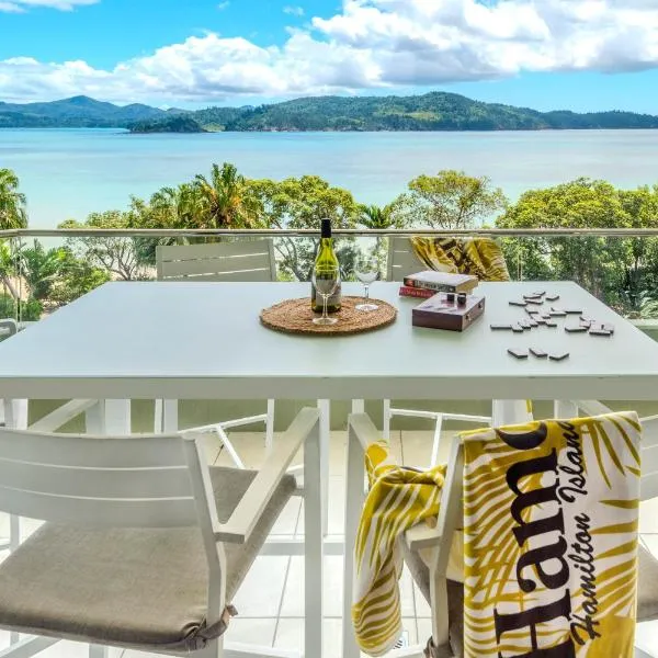 Lagoon Beachfront Lodge 202 on Hamilton Island by HamoRent, hotel in Hamilton Island