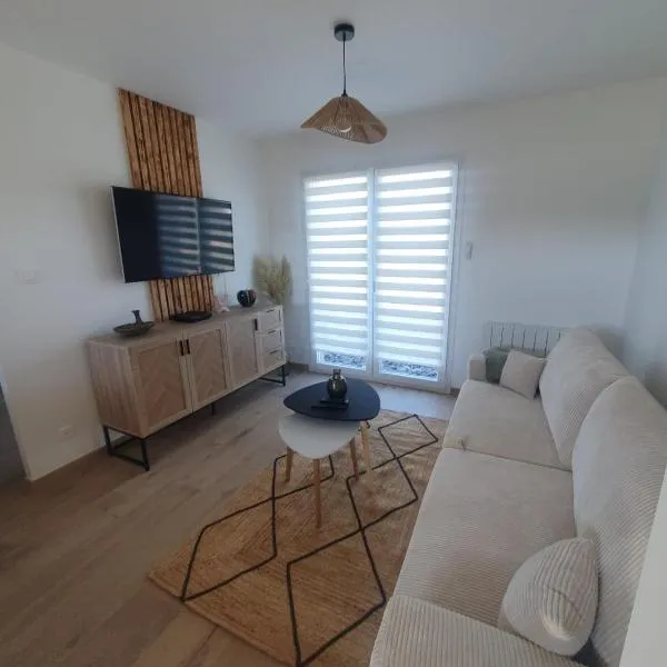 Abeille, hotel v destinaci Aydoilles