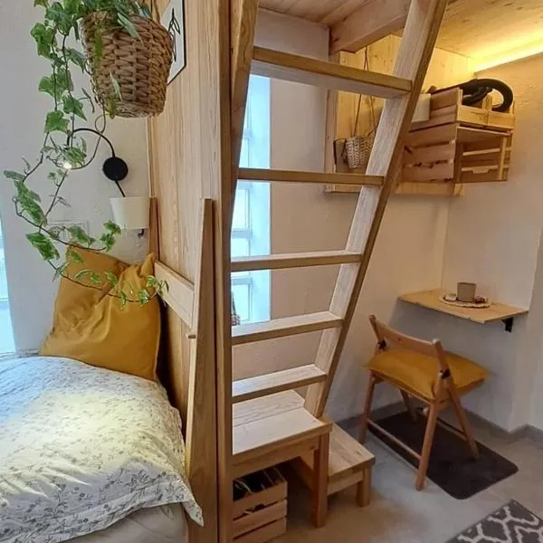 NaturAuszeit - Tinyhouse im Weinviertel, hotel v destinaci Kleinstelzendorf