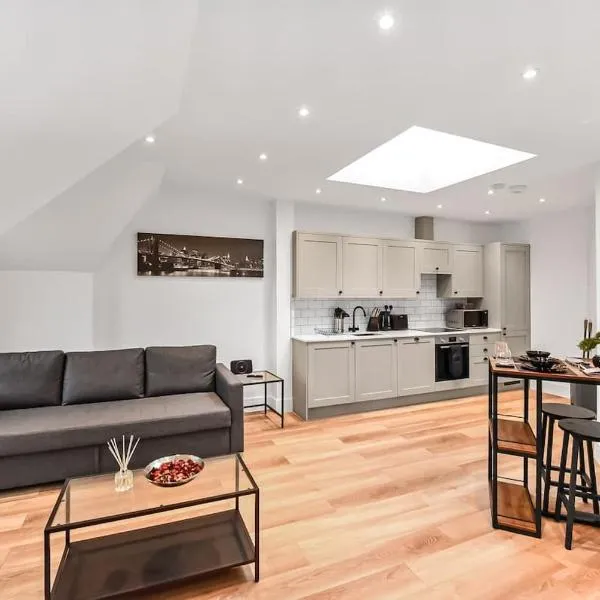 JD Apartments 2 BR, hotel in South Norwood