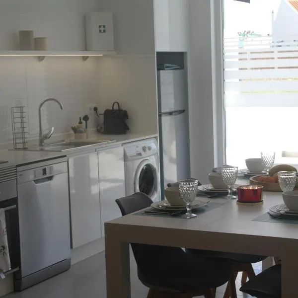 Waves and Trails, hotel in Porto Covo