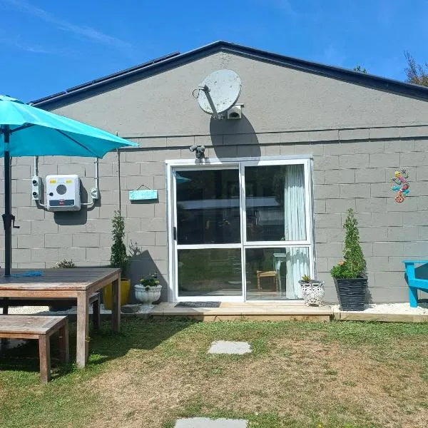 Bach on Waikawa 2 bedroom home, hotel in Picton