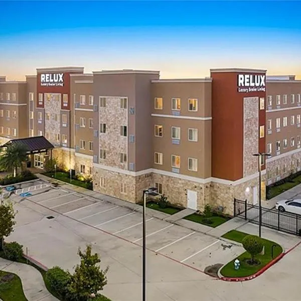 Relux at Westchase, hotel in Houston