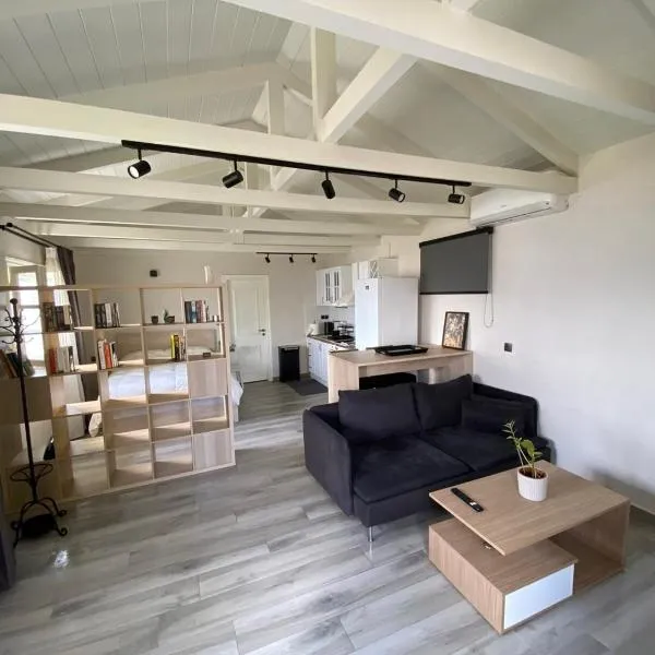 Blue Horizon Rock, hotel in Nydri