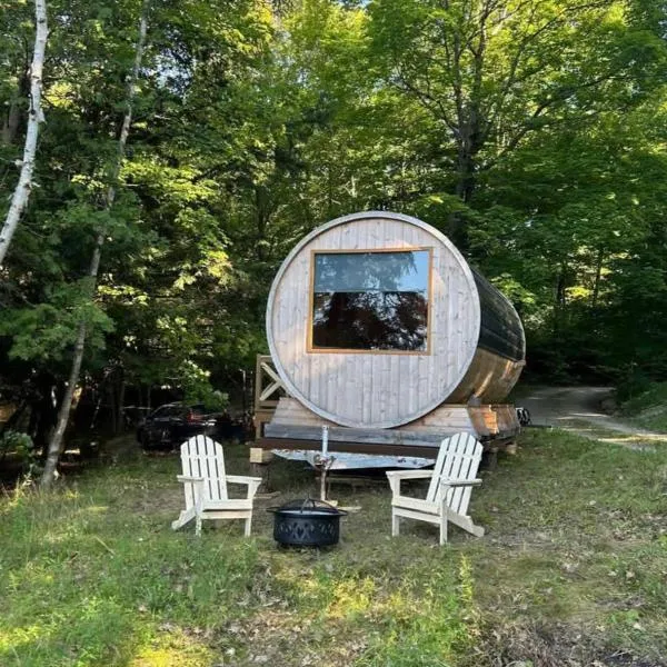 Lakefront Barrel in Parry Sound #16, hotel in Parry Sound