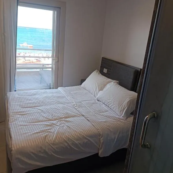 شقه بإطلالة ساحرة فيو بحر مباشر ـ العوام مرسى مطروح, hotel in Marsa Matruh