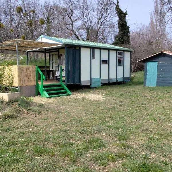Chalets dans le Luberon、Viensのホテル