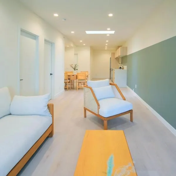 Newly Renovated 2 Bedroom Condo in Japantown! Near Railtown & Gastown!, hotel en Vancouver