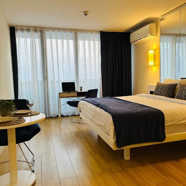 Orbi City Luxury Apartment, hotel in Batumi
