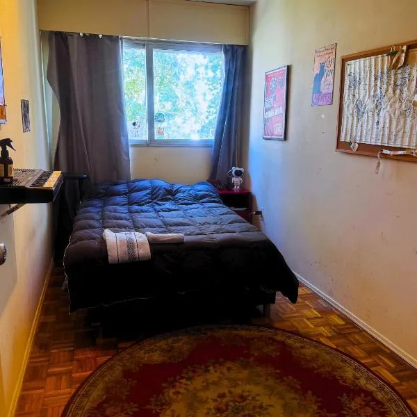 Habitación en apartamento en Parque Battle Montevideo, ξενοδοχείο σε Μοντεβιδέο