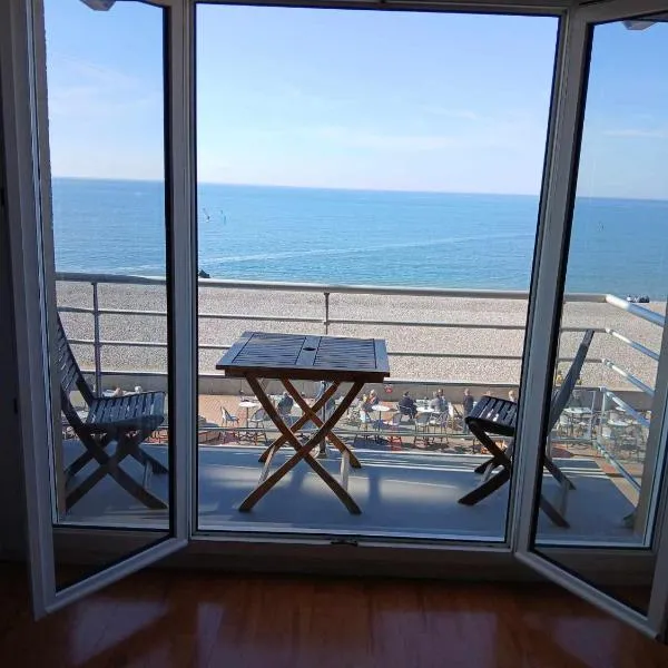 Face à la mer by Corinne, hôtel à Mers-les-Bains