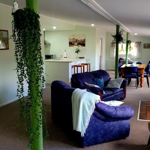 The Old Dairy Factory, hotel in Norsewood