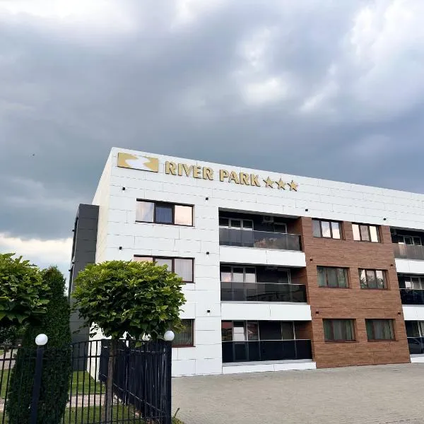 River Park Hotel, hotel v destinaci Drăgăşani