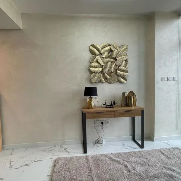 Luxury Canal View Apartment Near Yas Island DABAS1, ξενοδοχείο στο Άμπου Ντάμπι