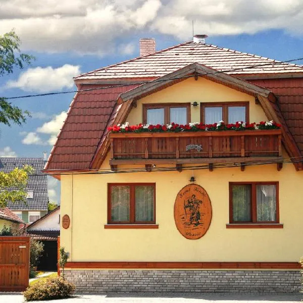 Szt Kristóf Bed and Breakfast、ジェールのホテル