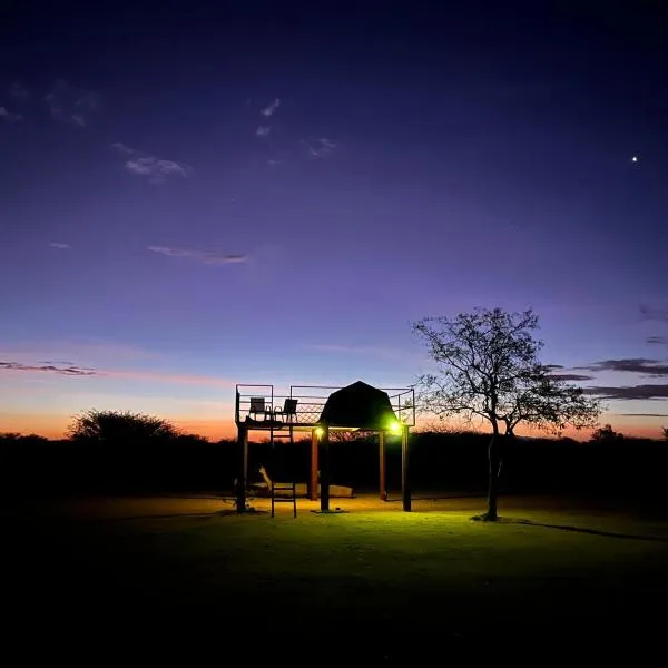 Etoko Farm Camp, готель у місті Uis