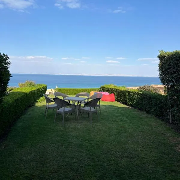 Telal breeze villa-family only, ξενοδοχείο σε Αΐν Σούχνα