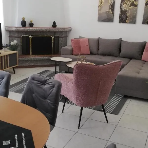 Family Spacious Apartment Veria, hotel in Veria