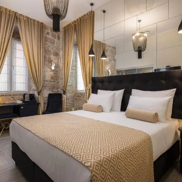 Luxury rooms GOLDEN PALACE CityCentre right next to Diocletian's Palace, hotel u Splitu