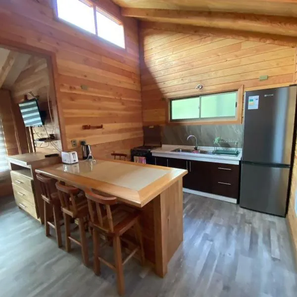 Cabañas Camping Río Fuy,位于内尔图梅的酒店