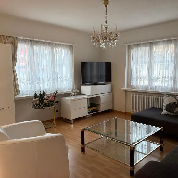 Moderne Ferienwohnung Lenzerheide mit Aussicht, Hotel in Lenzerheide/Lai