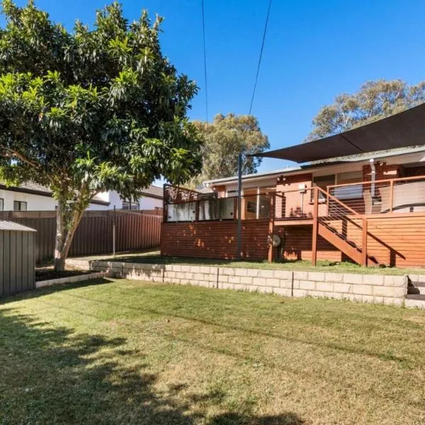 Inner south comfort house, hotel in Narrabundah