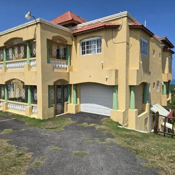 Poinciana House, hotel in Montego Bay