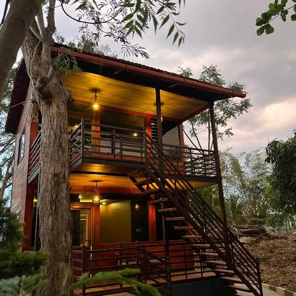 Jungle flare, hotel in Hampāpura