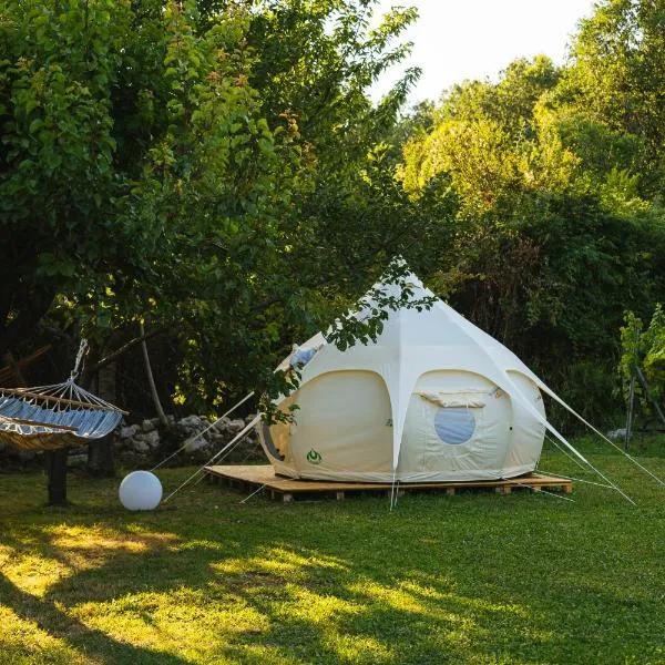Vrelo Glamping, hotel a Mandići