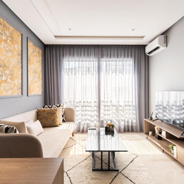 The Twenty-Six Palmier by IB Signature - Design 1Bedroom Apt with Wifi, Parking, Self check-in, 24 x7 Security - City View with terrace - Walk to Cafes! City Centre, Tram, Casablanca