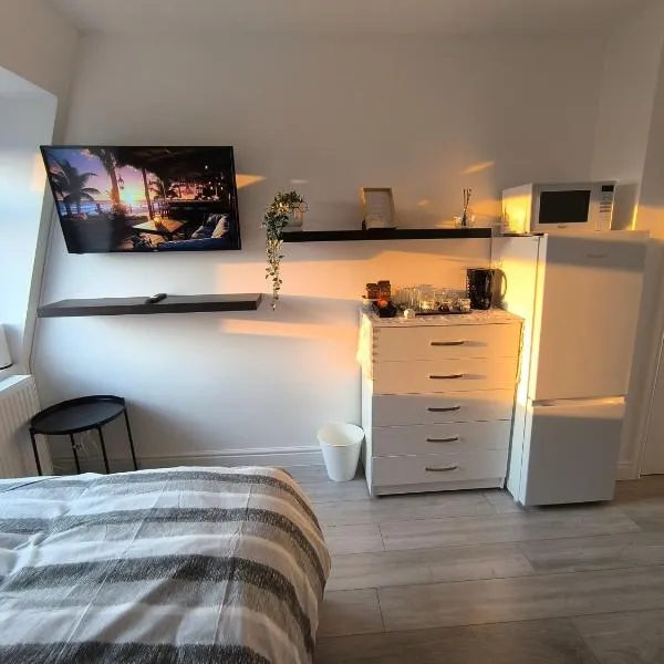 Full equiped rooms, Tooting Broadway station, hotel in London
