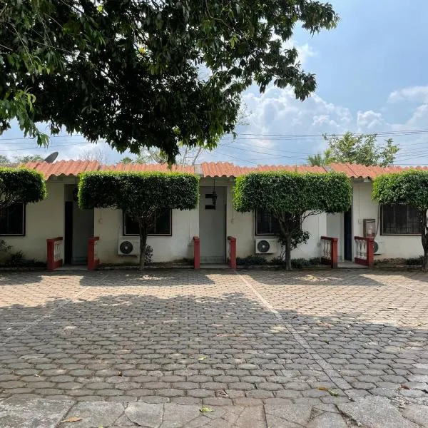 Hotel La Villa, hotel in Retalhuleu