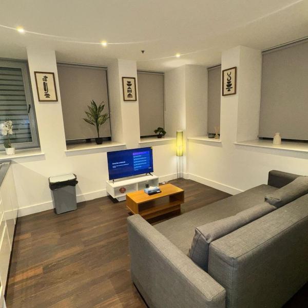 Sleep 9 20 mins from London Waterloo BP172, London