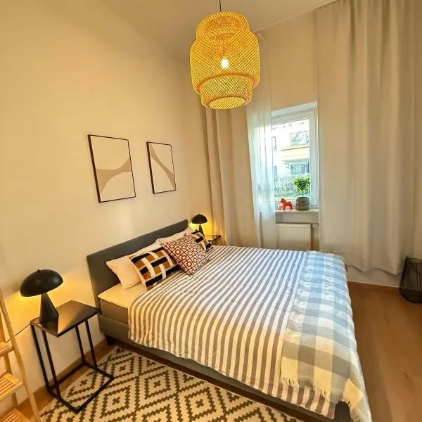 BeckHomes Munich, New, central 2BR Apartment with Terrace, hotel in Munich