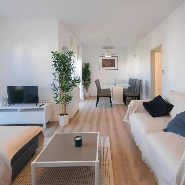 WELCS APARTAMENTO 225 EMP cerca del mar – hotel w mieście Roses