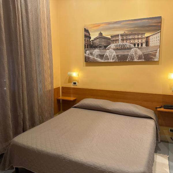 Albergo Parigi, Genova