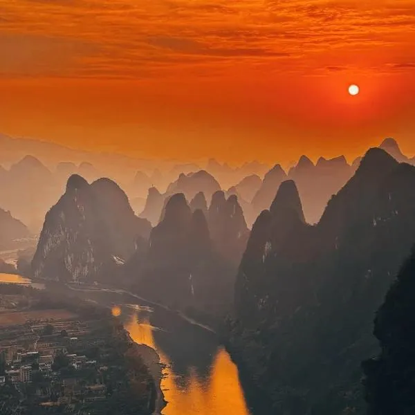 Dyed Mount Boutique Hotel, hotel in Yangshuo